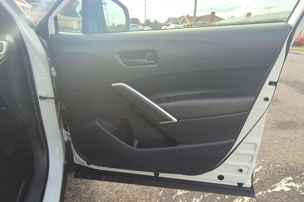 Corolla Cross Hybrid GX 2.0L Auto CVT 5 Door Hatch 4V79260 002