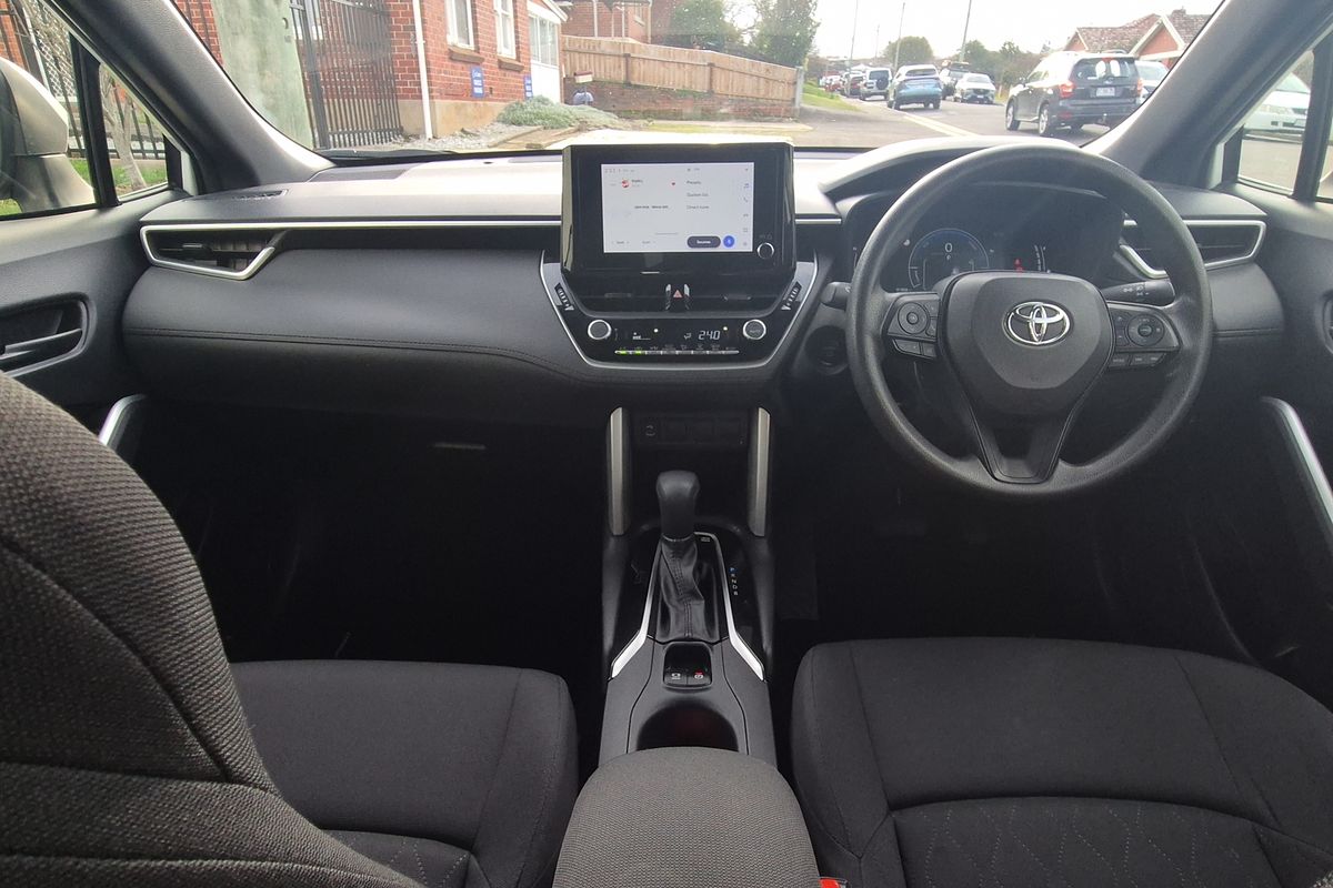Corolla Cross Hybrid GX 2.0L Auto CVT 5 Door Hatch 4V79260 002