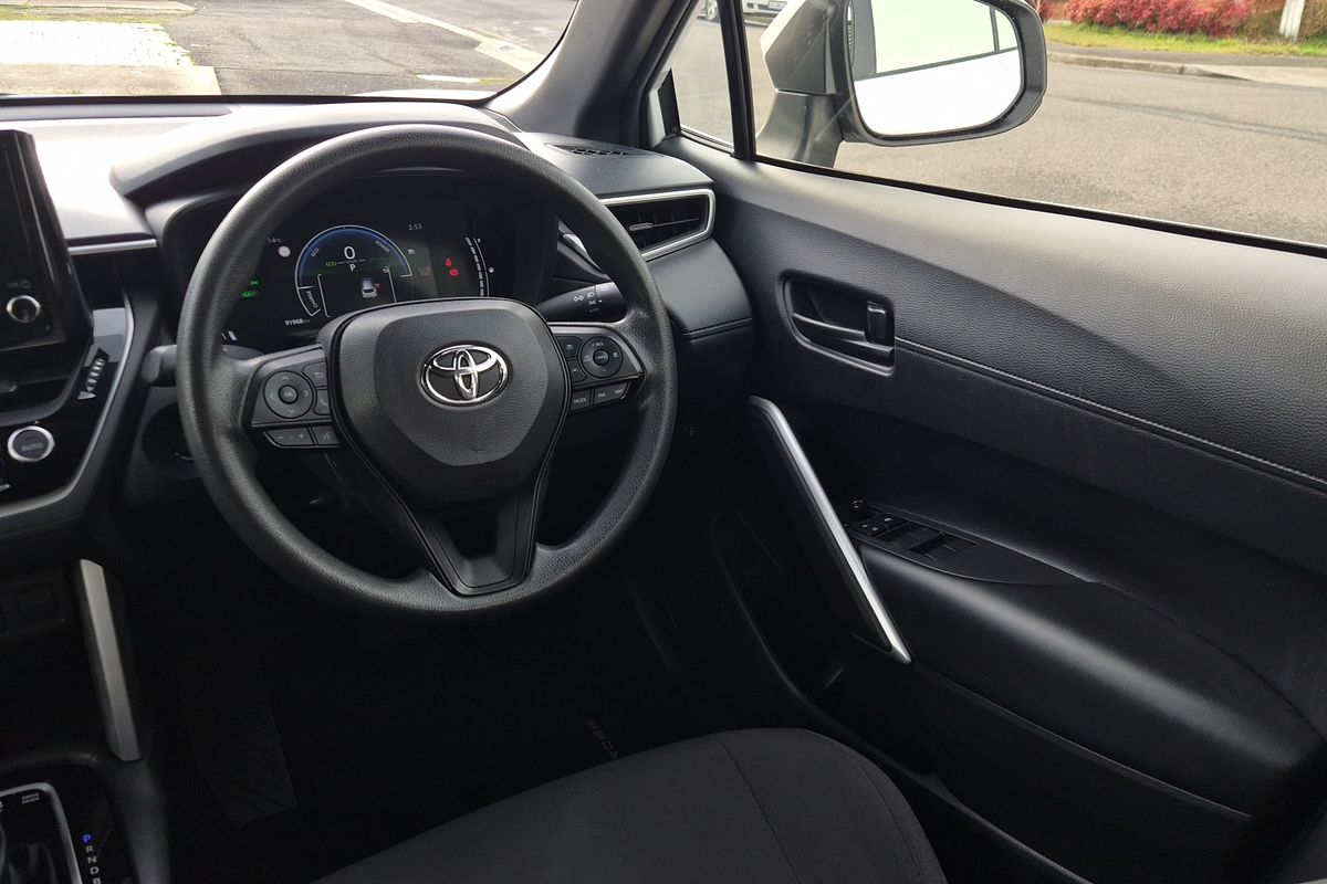 Corolla Cross Hybrid GX 2.0L Auto CVT 5 Door Hatch 4V79260 002