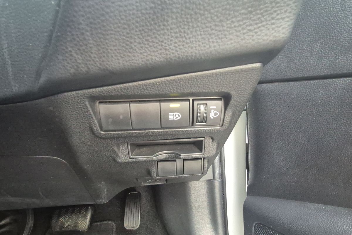 Corolla Cross Hybrid GX 2.0L Auto CVT 5 Door Hatch 4V79260 002