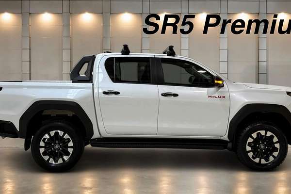 2025 Toyota Hilux SR5 48V GUN227R 4X4