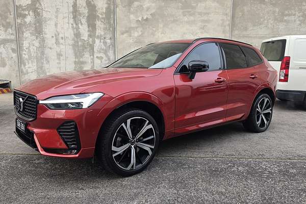 2022 Volvo XC60 B6 R-Design