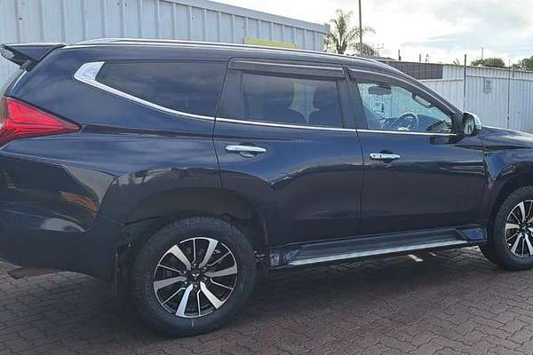 2019 Mitsubishi Pajero Sport GLS QE thumb-6