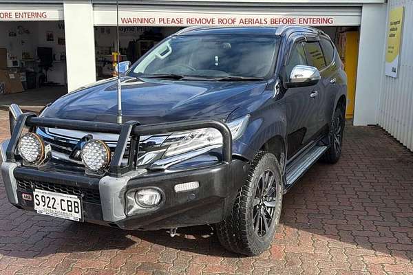 2019 Mitsubishi Pajero Sport GLS QE thumb-1