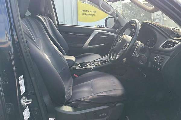 2019 Mitsubishi Pajero Sport GLS QE thumb-8