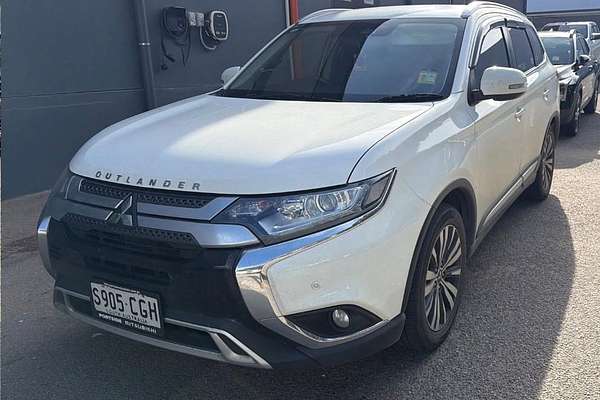 2020 Mitsubishi Outlander LS ZL thumb-2
