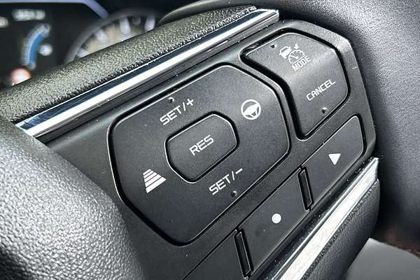 2023 Isuzu MU-X LS-T thumb-17
