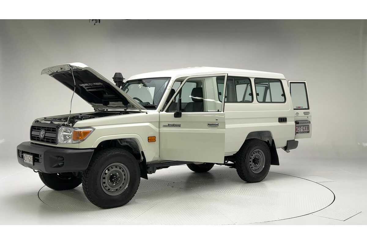 Sold Toyota Landcruiser Workmate Troopcarrier Used Suv