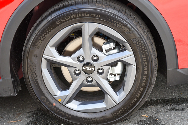 2026 Kia K4 S CL4m thumb-3
