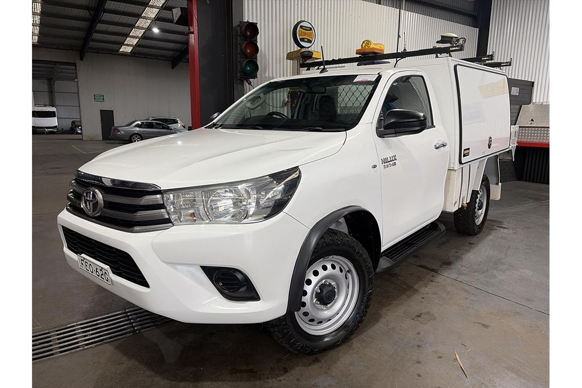 2017 Toyota HILUX SR (4x4) GUN126R 4X4