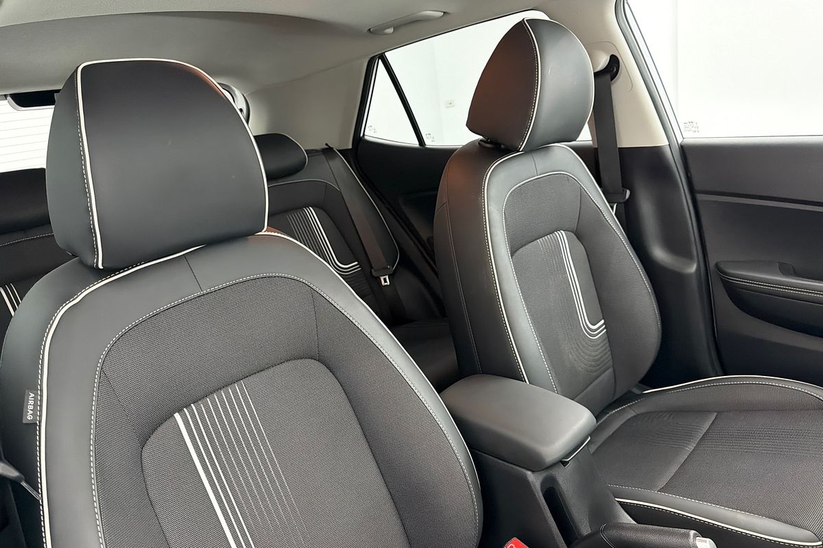 2025 Hyundai Venue Elite QX.V5