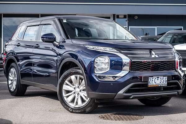 2025 Mitsubishi Outlander ES ZM