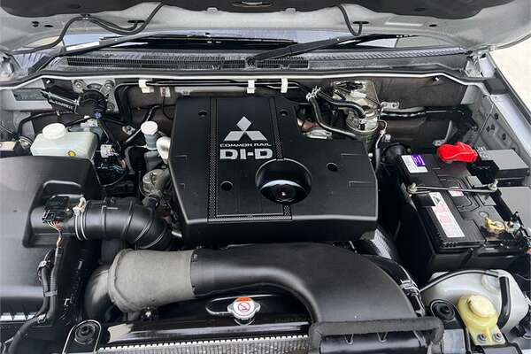 2010 Mitsubishi PAJERO GLX LWB (4x4) NT MY10