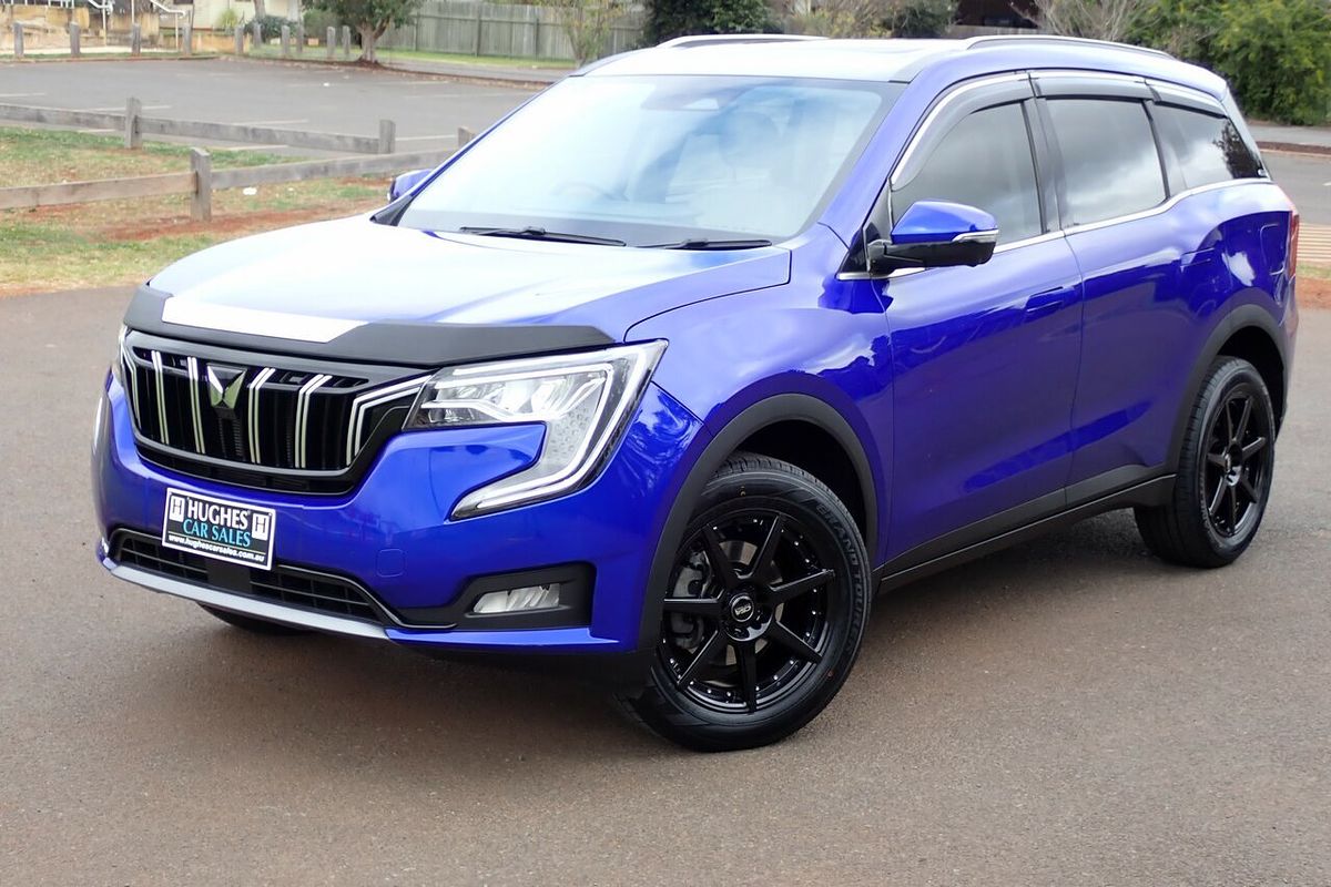 2023 Mahindra XUV700 AX7L