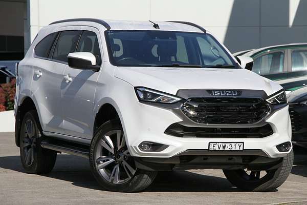 2022 Isuzu MU-X LS-T