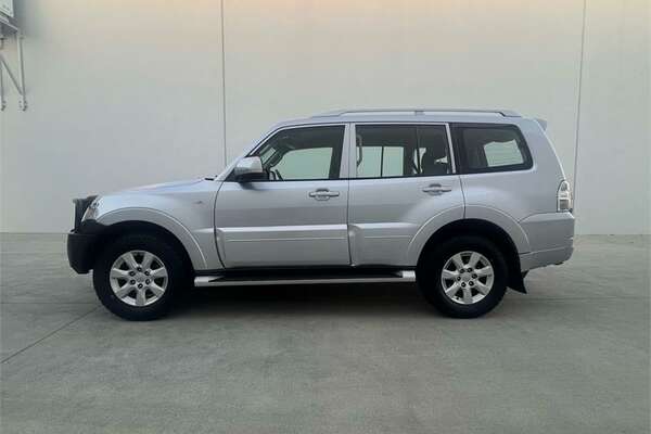 2010 Mitsubishi PAJERO GLX LWB (4x4) NT MY10