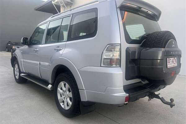 2010 Mitsubishi PAJERO GLX LWB (4x4) NT MY10