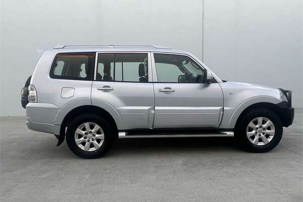 2010 Mitsubishi PAJERO GLX LWB (4x4) NT MY10