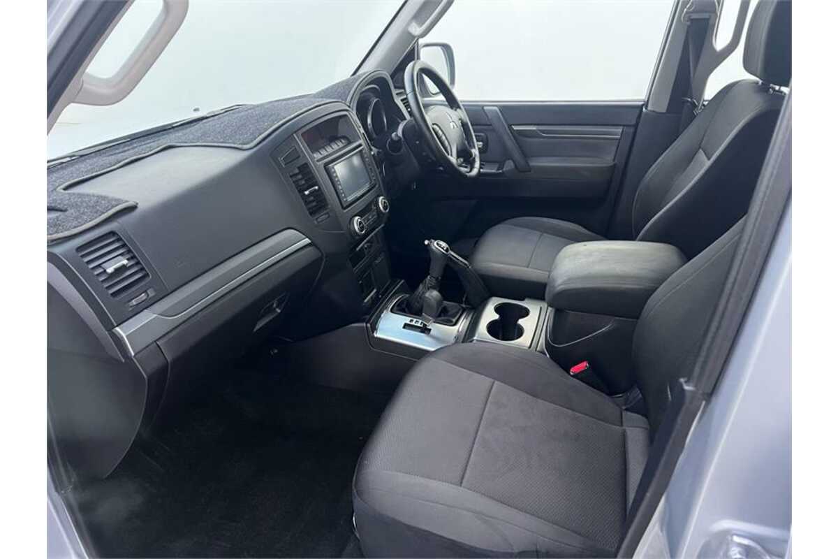 2010 Mitsubishi PAJERO GLX LWB (4x4) NT MY10