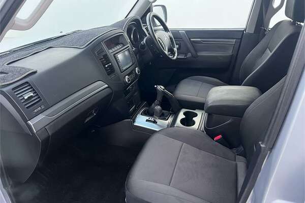 2010 Mitsubishi PAJERO GLX LWB (4x4) NT MY10