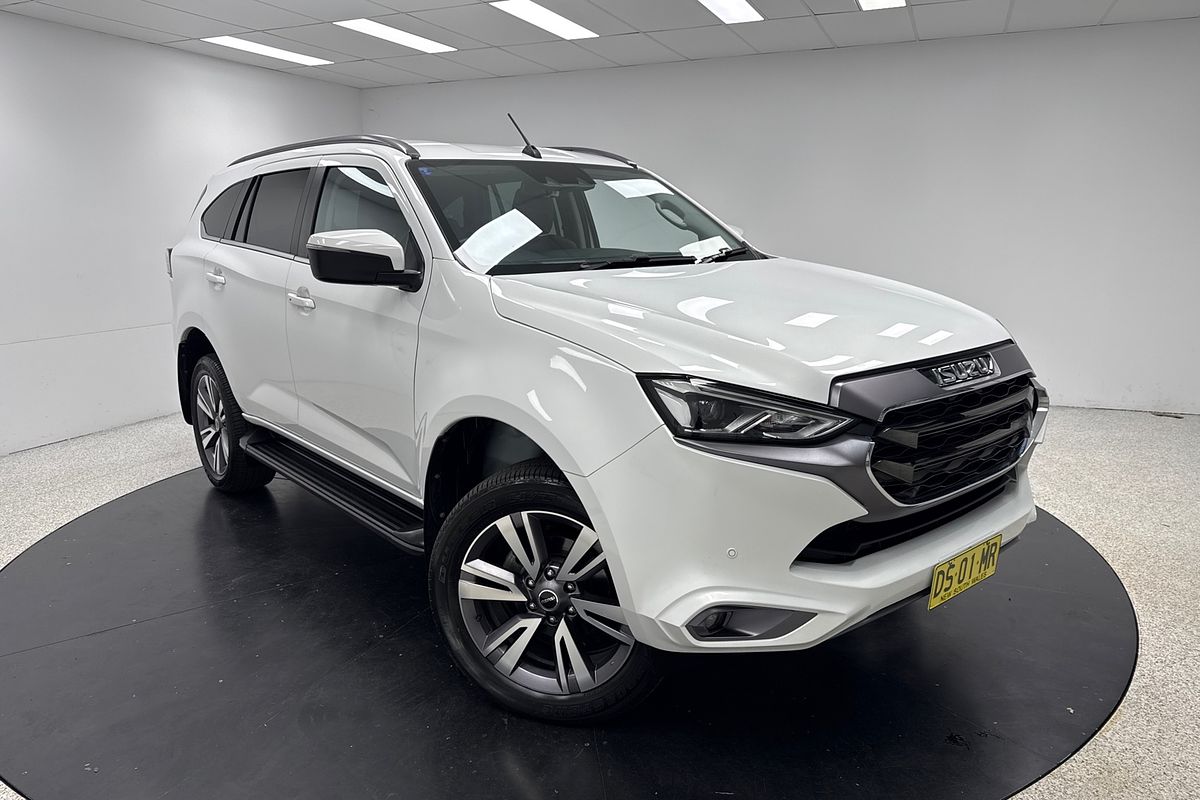 2022 Isuzu MU