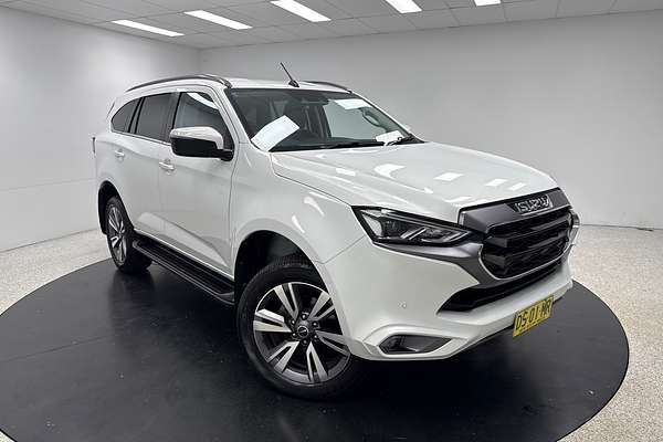 2022 Isuzu MU