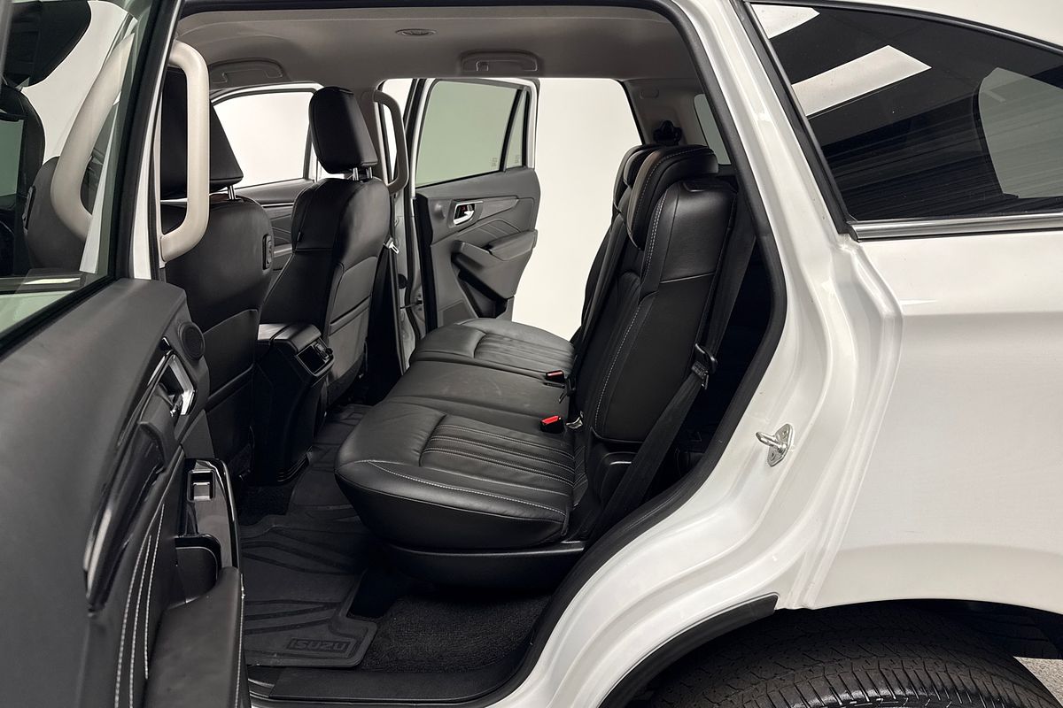 2022 Isuzu MU
