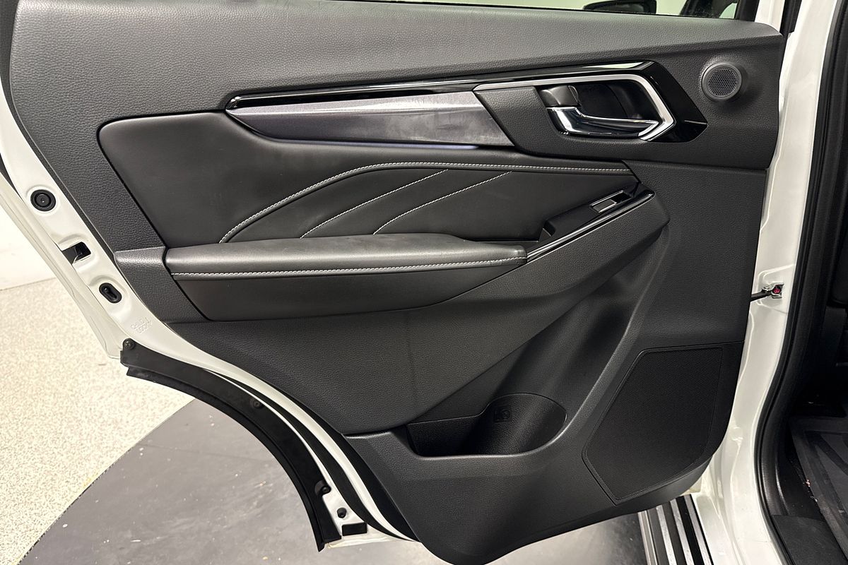 2022 Isuzu MU
