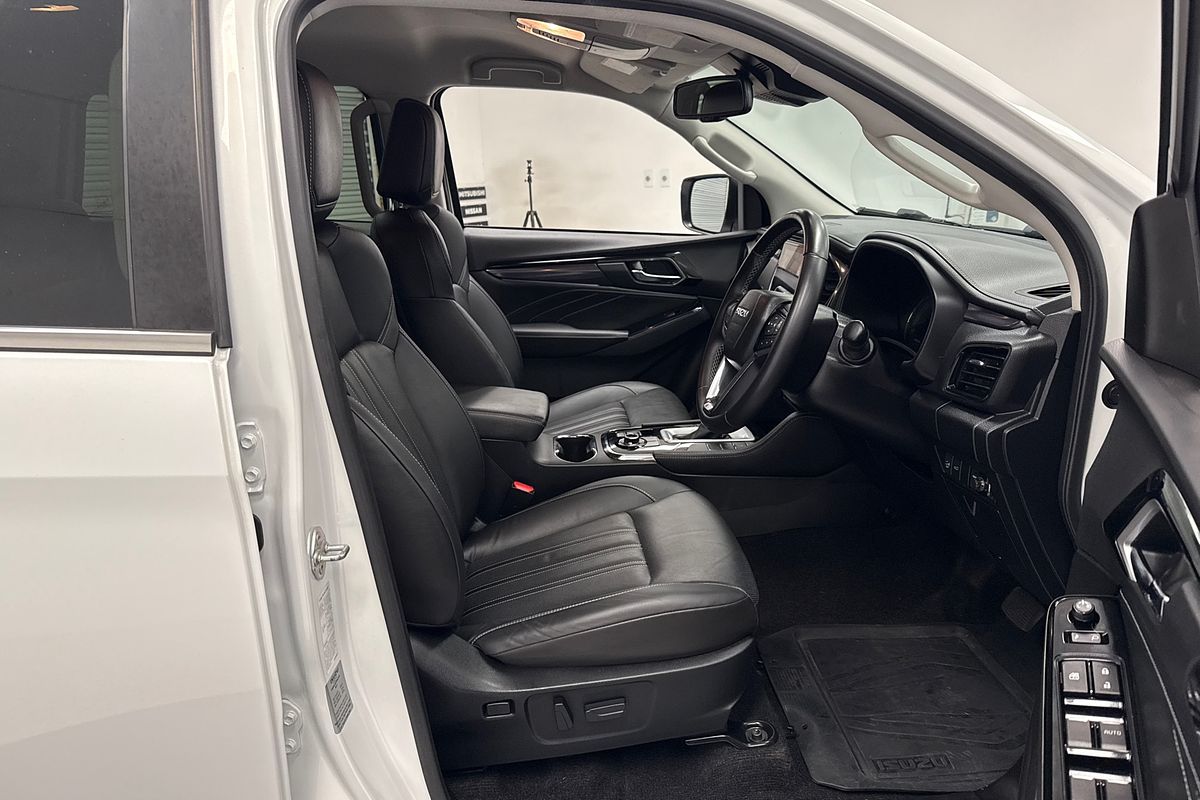 2022 Isuzu MU