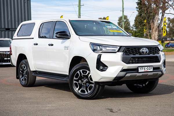 2025 Toyota Hilux SR5 48V GUN126R 4X4