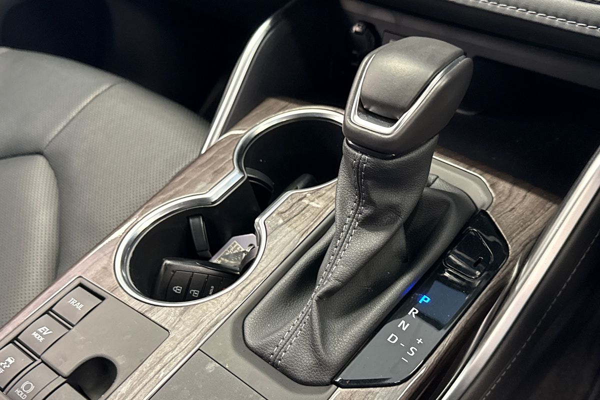 2025 Toyota Kluger Grande AXUH78R