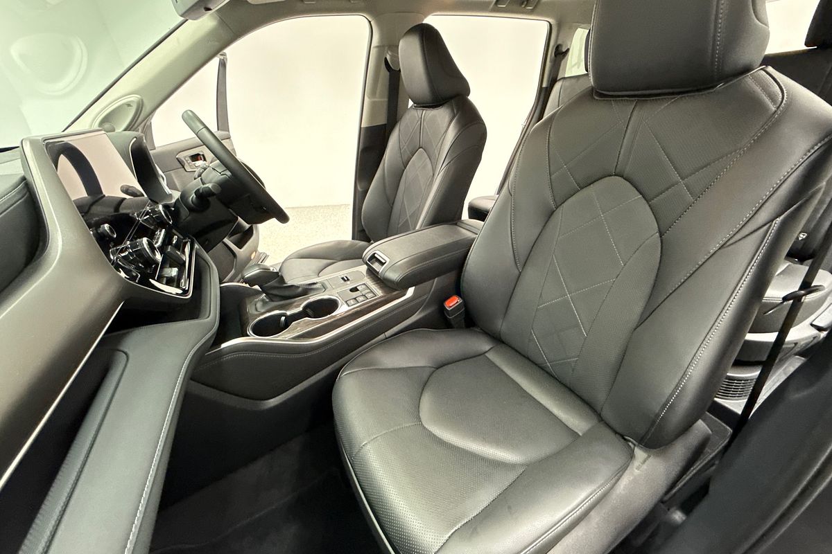 2025 Toyota Kluger Grande AXUH78R