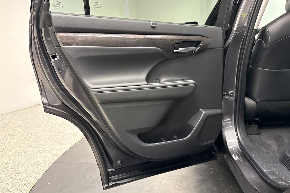 2025 Toyota Kluger Grande AXUH78R