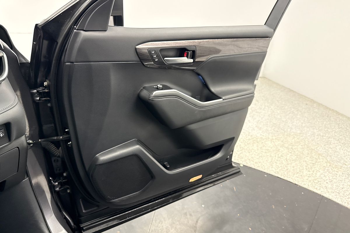 2025 Toyota Kluger Grande AXUH78R