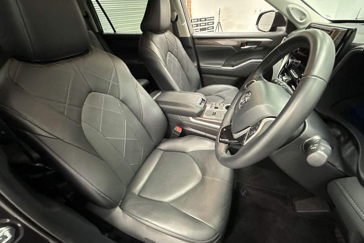 2025 Toyota Kluger Grande AXUH78R