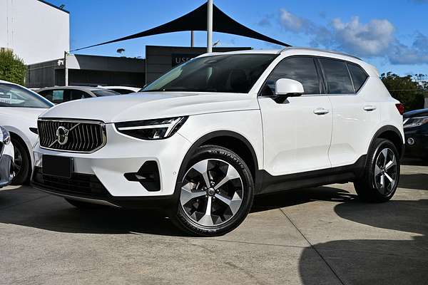 2022 Volvo XC40 Ultimate B4 Bright