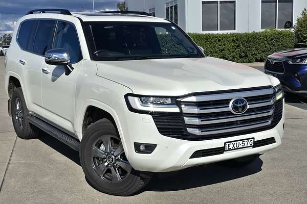 2022 Toyota Landcruiser Sahara FJA300R