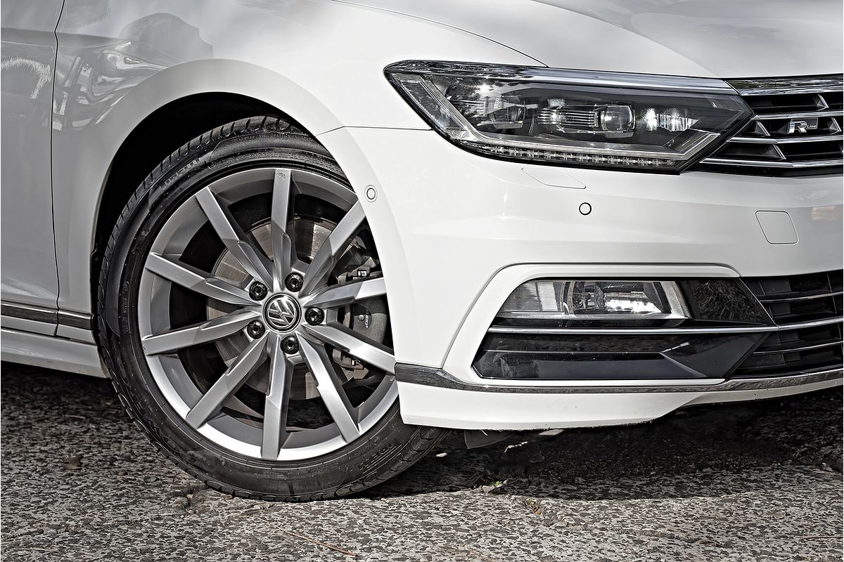 2018 Volkswagen Passat R Line COMFORTLINE