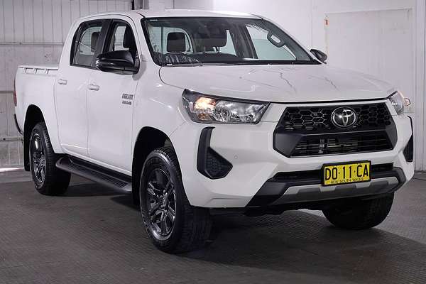 2025 Toyota Hilux SR GUN126R 4X4