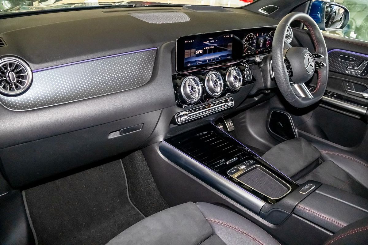H247 805+055MY GLA200 Wagon 5d r DCT 7sp 1.3T