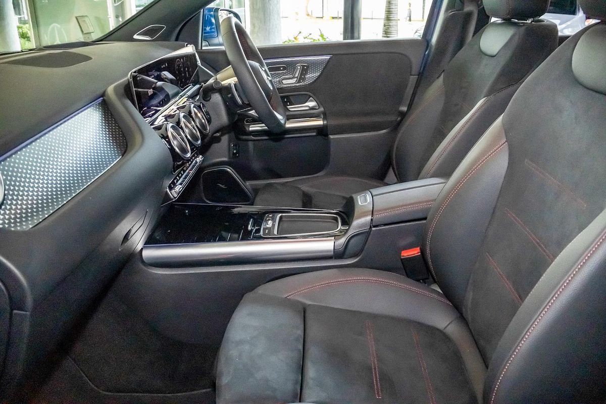 H247 805+055MY GLA200 Wagon 5d r DCT 7sp 1.3T