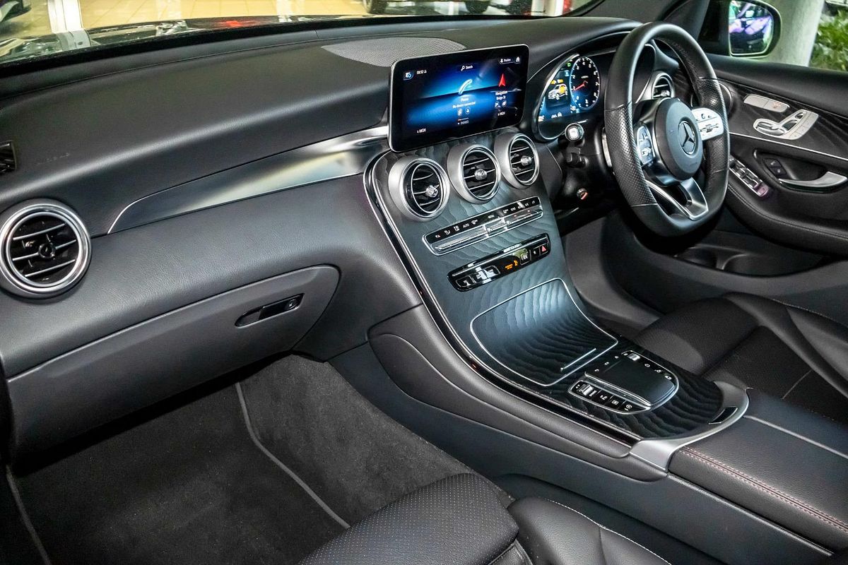X253 802MY GLC300 WAG 5dr 9G 9 sp 2.0T