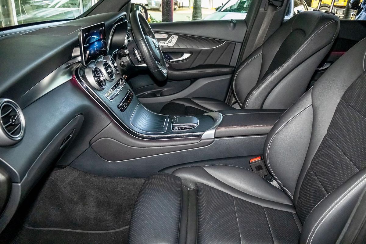 X253 802MY GLC300 WAG 5dr 9G 9 sp 2.0T