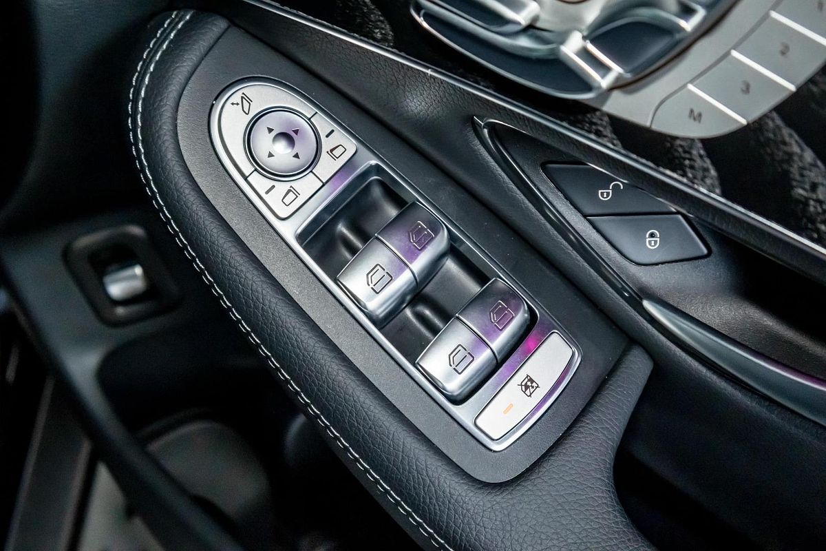 X253 802MY GLC300 WAG 5dr 9G 9 sp 2.0T