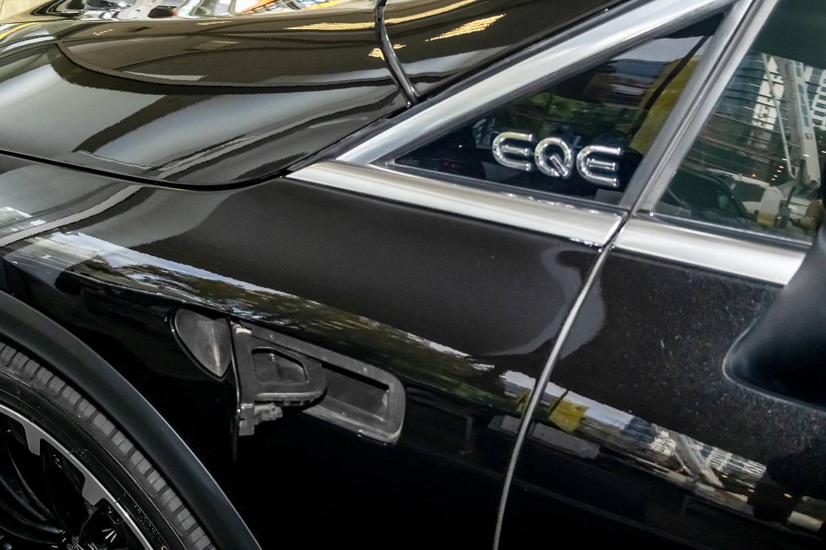 X294 804MY EQE300 Wagon 5dr RG 1sp AC180kW