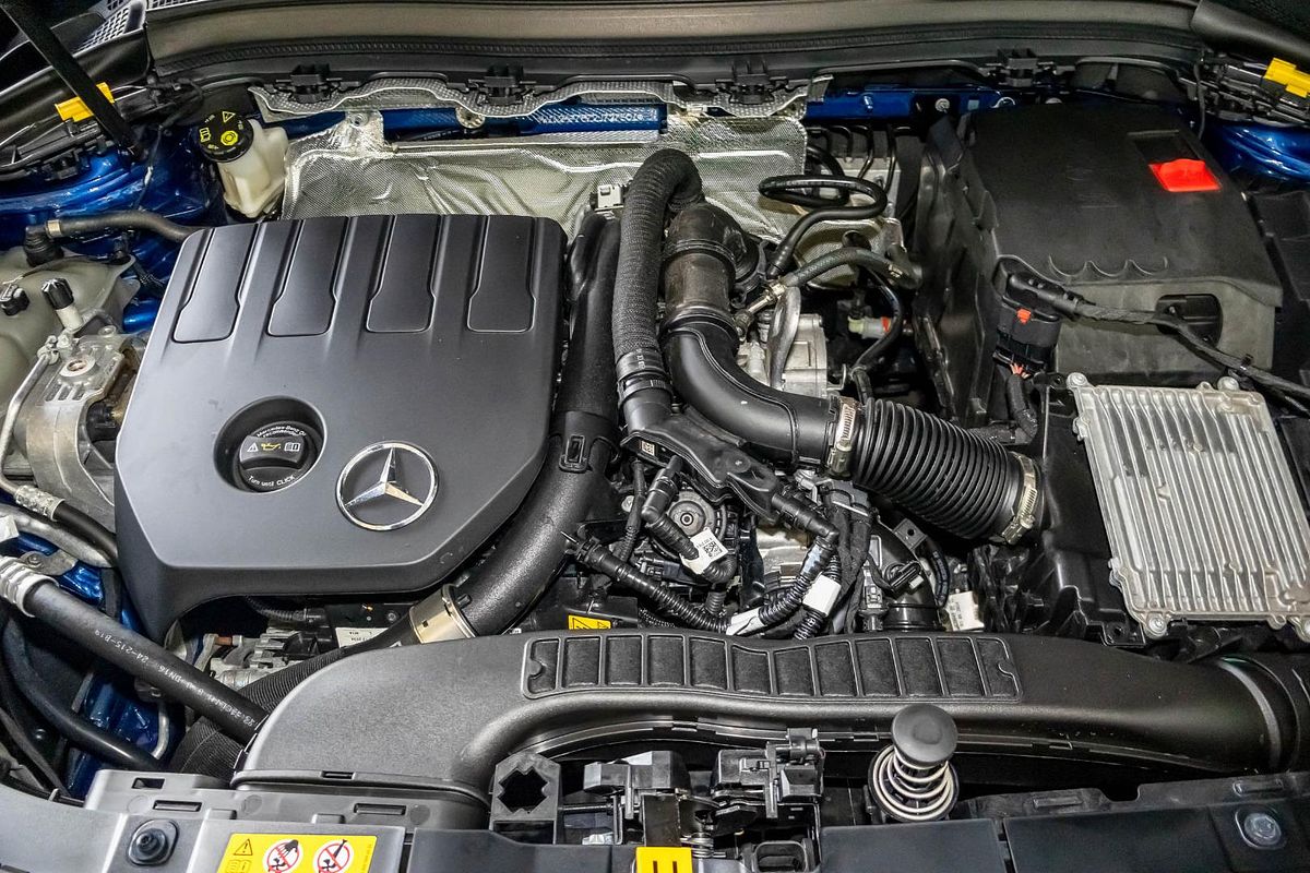 H247 805+055MY GLA200 Wagon 5d r DCT 7sp 1.3T