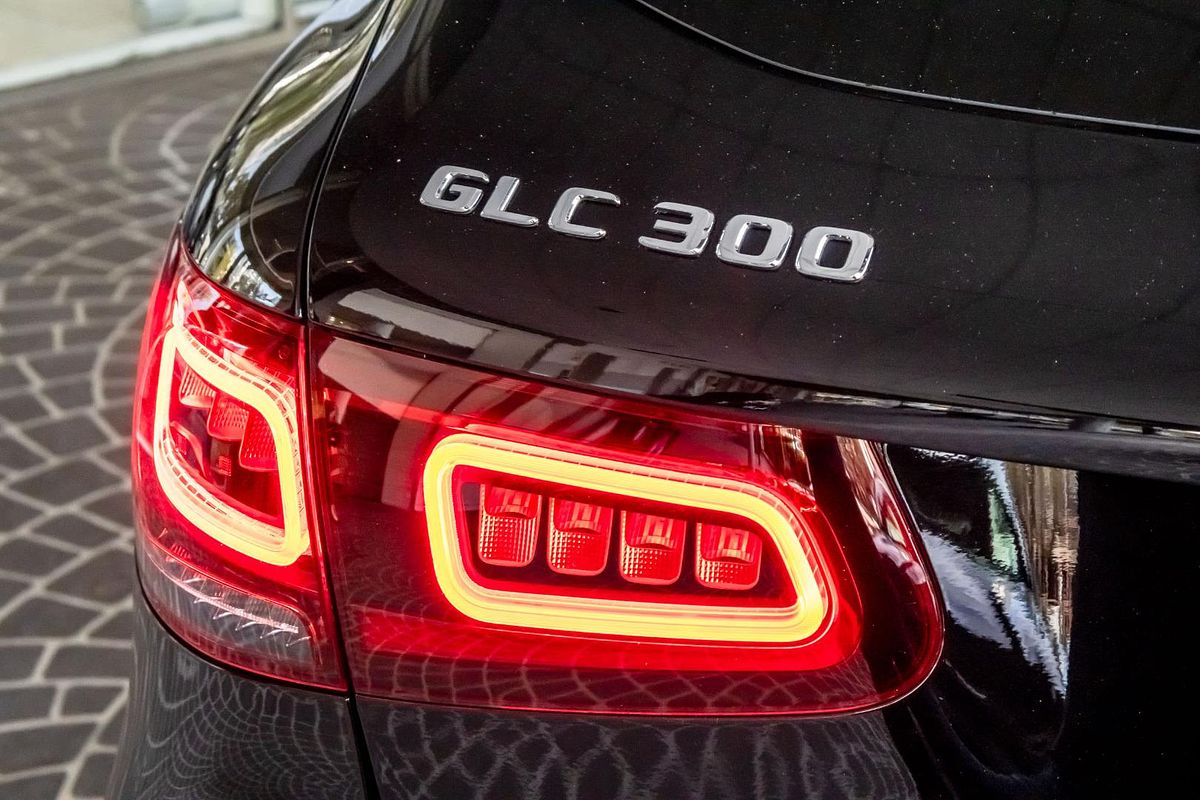 X253 802MY GLC300 WAG 5dr 9G 9 sp 2.0T