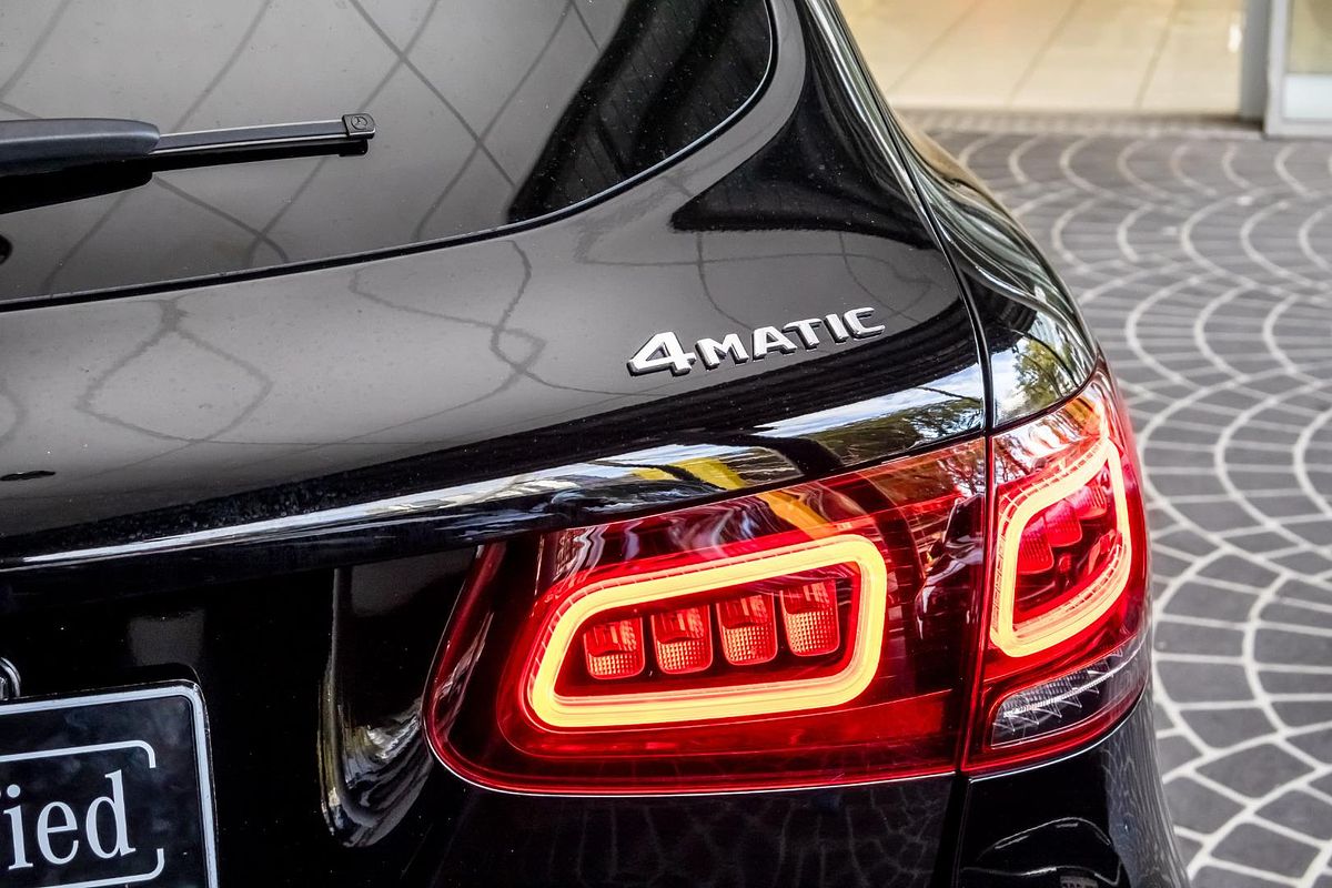 X253 802MY GLC300 WAG 5dr 9G 9 sp 2.0T