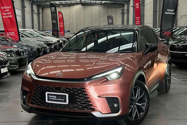 2025 Lexus LBX LUXURY 2WD (HYBRID) MAYH10R