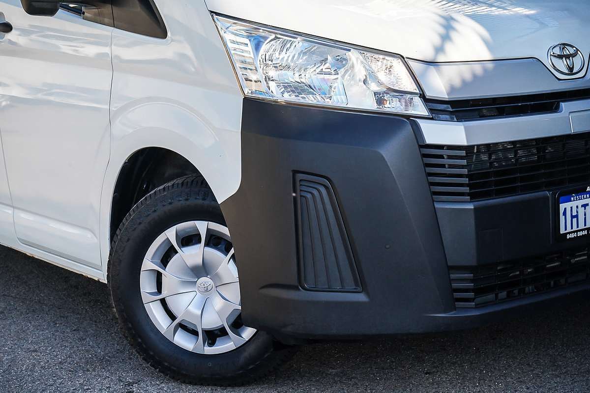 2022 Toyota Hiace Commuter GDH322R ELWB High Roof
